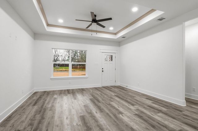 205 Lock Lane, Bryan, TX 77803