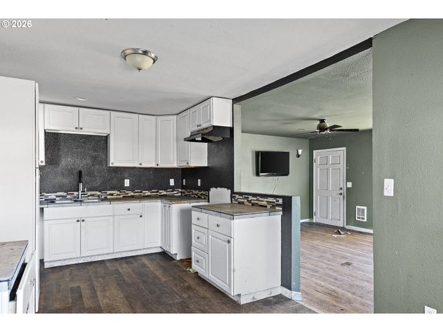 3176 FLORIDA St, Longview, WA 98632