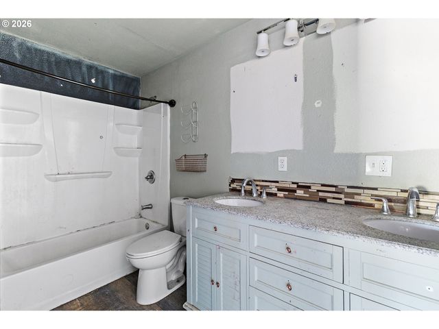 3176 FLORIDA St, Longview, WA 98632