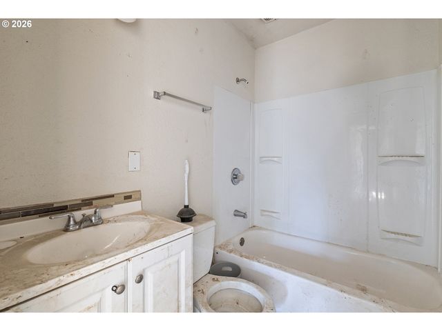 3176 FLORIDA St, Longview, WA 98632