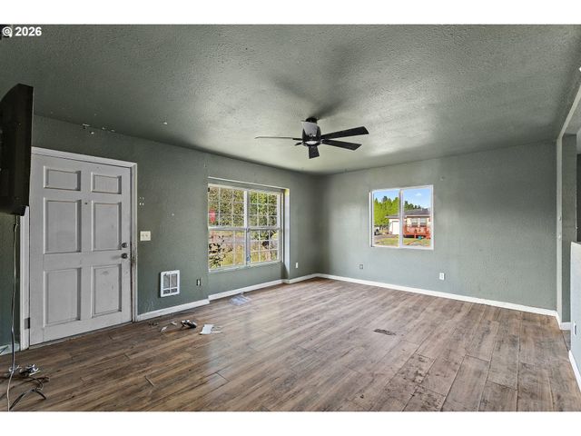 3176 FLORIDA St, Longview, WA 98632