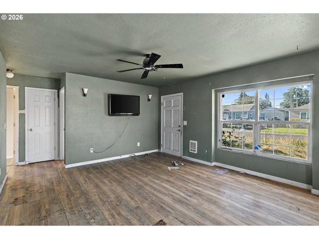 3176 FLORIDA St, Longview, WA 98632
