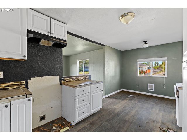 3176 FLORIDA St, Longview, WA 98632