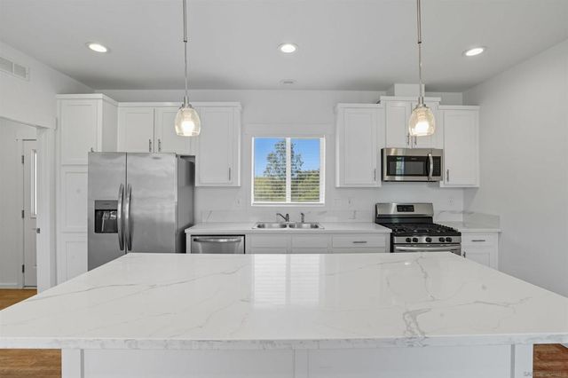 2090 94 Curtis, Vista, CA 92084