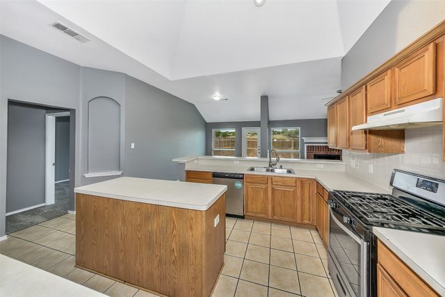 413 Windy Hill Lane, Fort Worth, TX 76108