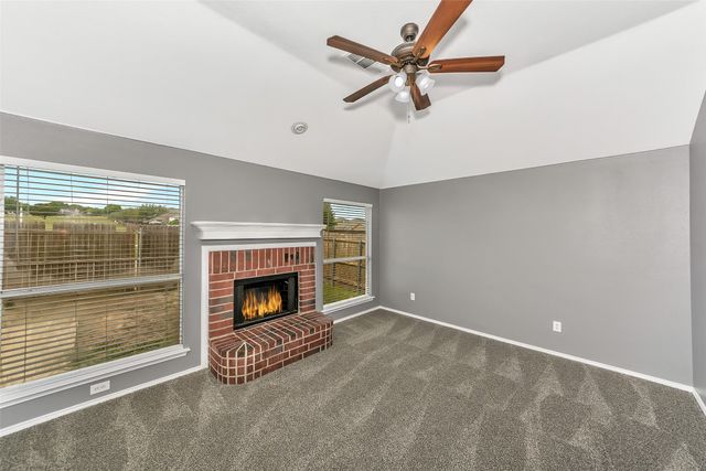 413 Windy Hill Lane, Fort Worth, TX 76108