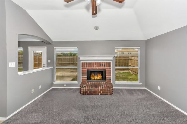 413 Windy Hill Lane, Fort Worth, TX 76108