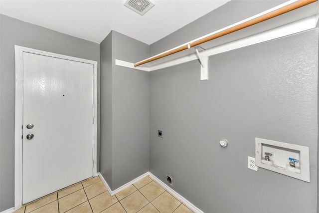 413 Windy Hill Lane, Fort Worth, TX 76108