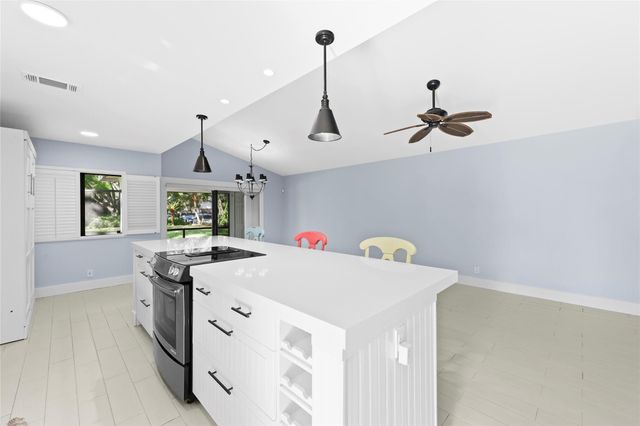 3937 Arelia Dr, Delray Beach, FL 33445