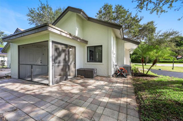 3937 Arelia Dr, Delray Beach, FL 33445