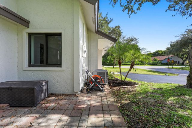 3937 Arelia Dr, Delray Beach, FL 33445