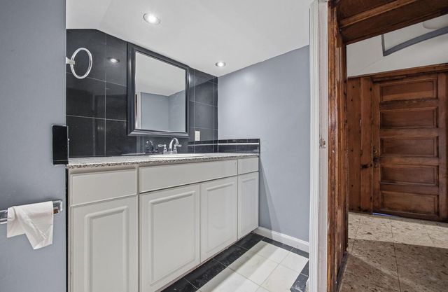 440 N Nelson Road, Columbus, OH 43219