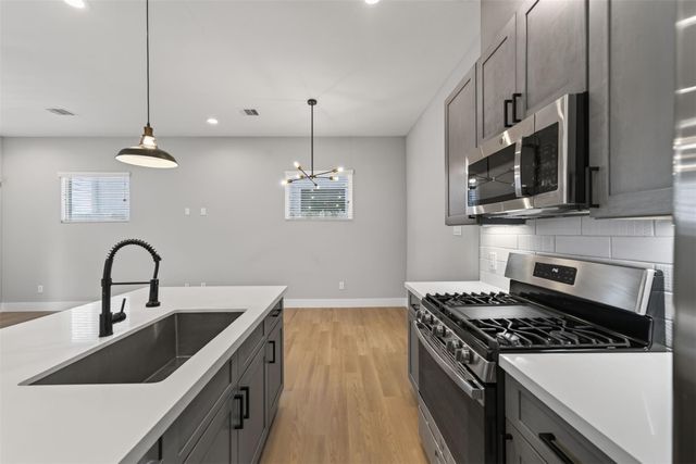 1205 W Tidwell Road, Houston, TX 77091