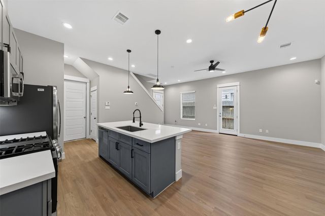 1205 W Tidwell Road, Houston, TX 77091