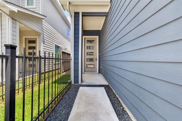 1205 W Tidwell Road, Houston, TX 77091