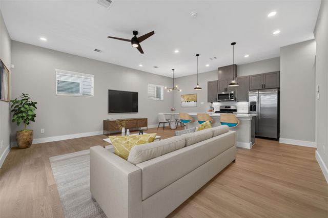 1205 W Tidwell Road, Houston, TX 77091