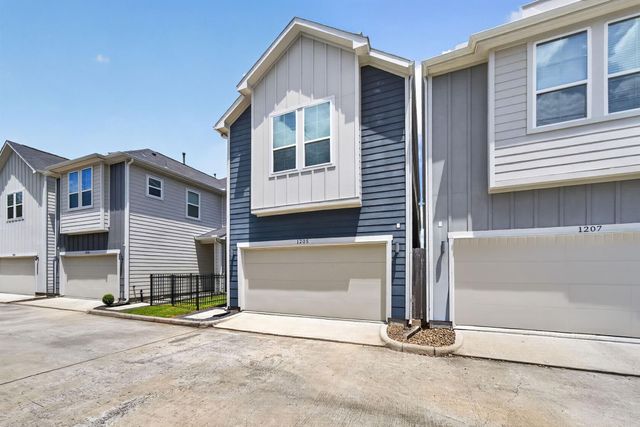 1205 W Tidwell Road, Houston, TX 77091