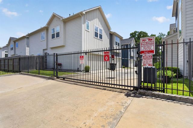 1205 W Tidwell Road, Houston, TX 77091