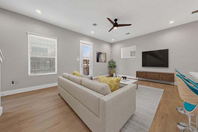 1205 W Tidwell Road, Houston, TX 77091