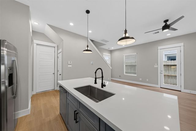 1205 W Tidwell Road, Houston, TX 77091
