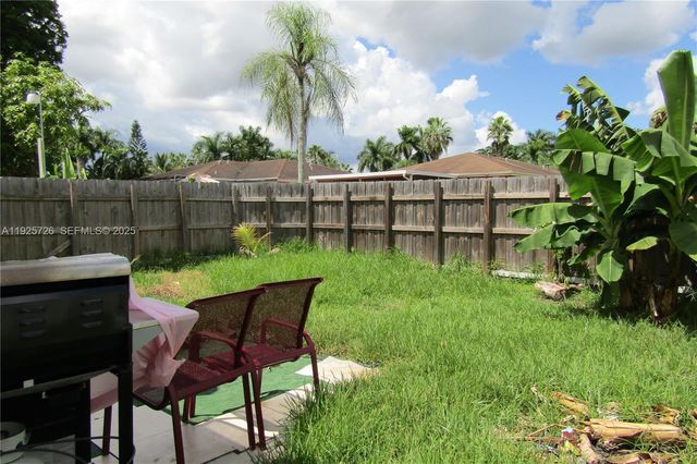 942 SW 8th Pl, Florida City, FL 33034