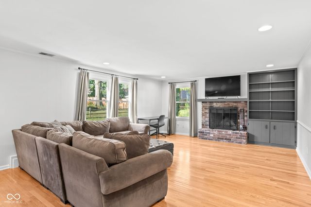 7364 Lesley Avenue, Indianapolis, IN 46250