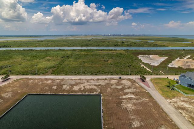 2 Hawkeye, Hitchcock, TX 77563