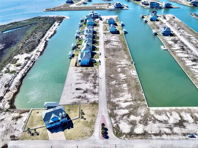 2 Hawkeye, Hitchcock, TX 77563