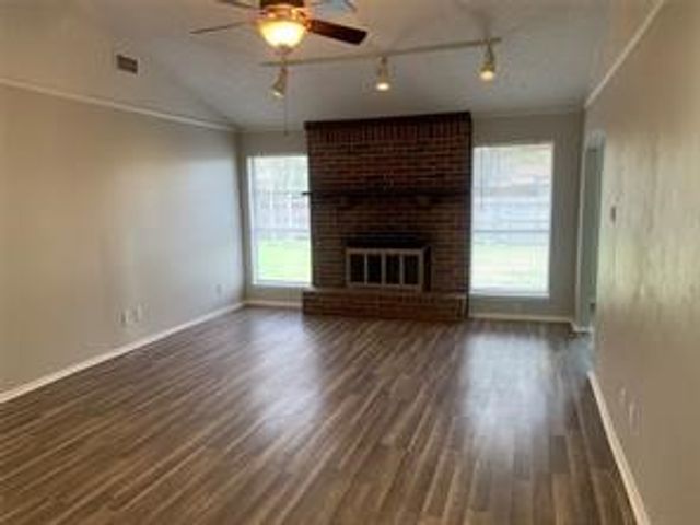 6933 Bennington Drive, Watauga, TX 76148