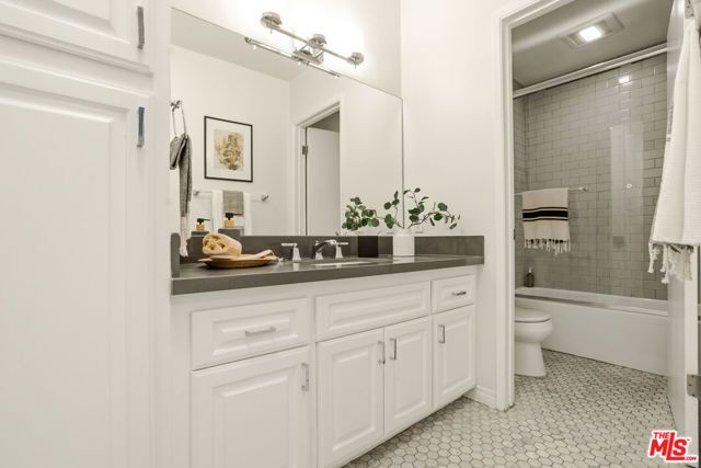 1351 N Crescent Heights Boulevard 113, West Hollywood, CA 90046