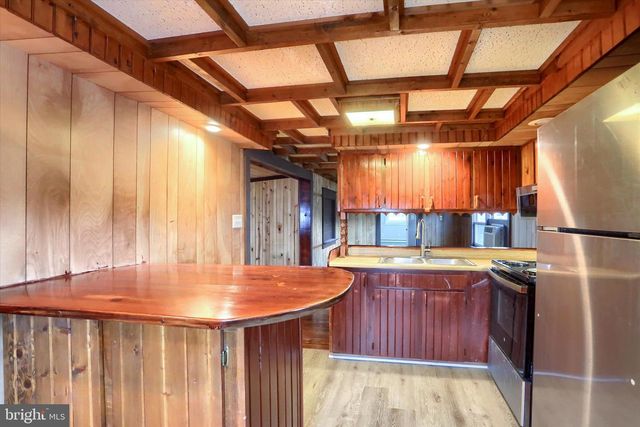 1963 SHEAFFER RD, Elizabethtown, PA 17022