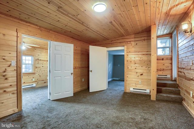 1963 SHEAFFER RD, Elizabethtown, PA 17022