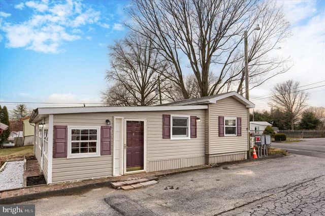 1963 SHEAFFER RD, Elizabethtown, PA 17022