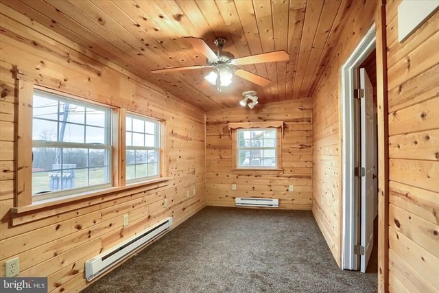 1963 SHEAFFER RD, Elizabethtown, PA 17022