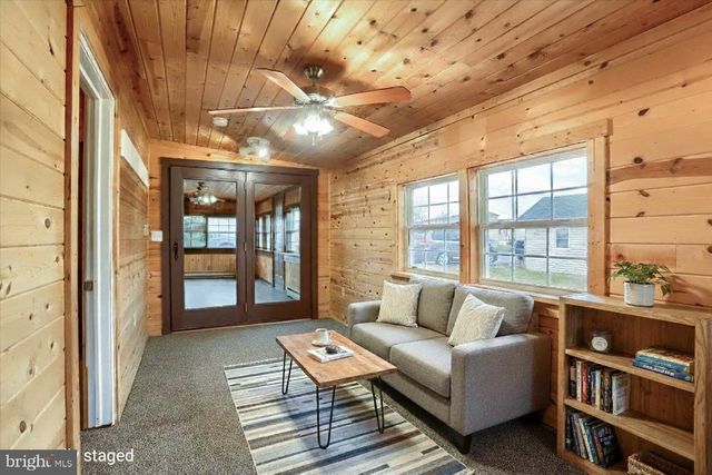 1963 SHEAFFER RD, Elizabethtown, PA 17022