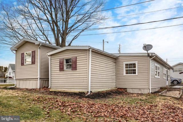 1963 SHEAFFER RD, Elizabethtown, PA 17022