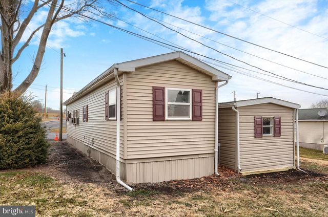 1963 SHEAFFER RD, Elizabethtown, PA 17022
