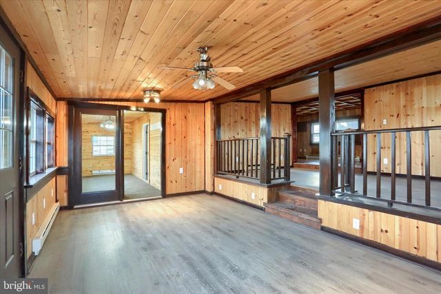 1963 SHEAFFER RD, Elizabethtown, PA 17022