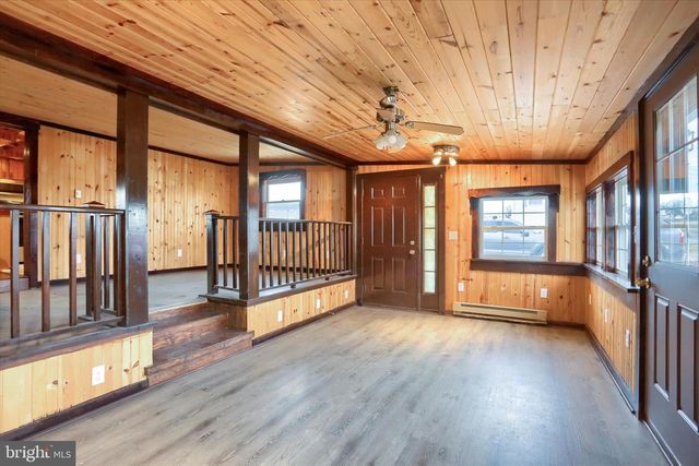 1963 SHEAFFER RD, Elizabethtown, PA 17022