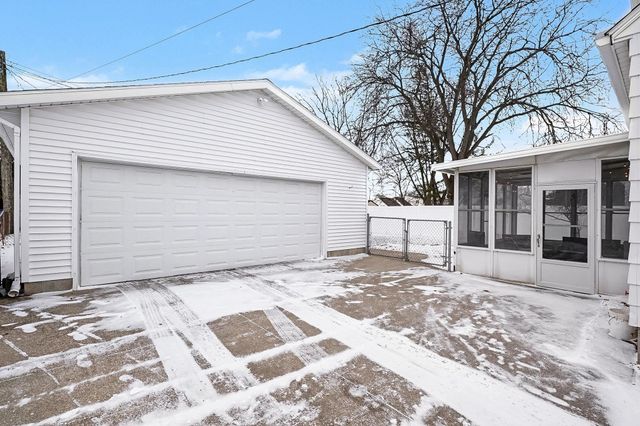 1910 33rd Street, Bay City, MI 48708