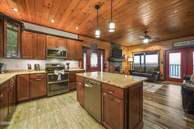 669 Stockton Drive, Sevierville, TN 37876