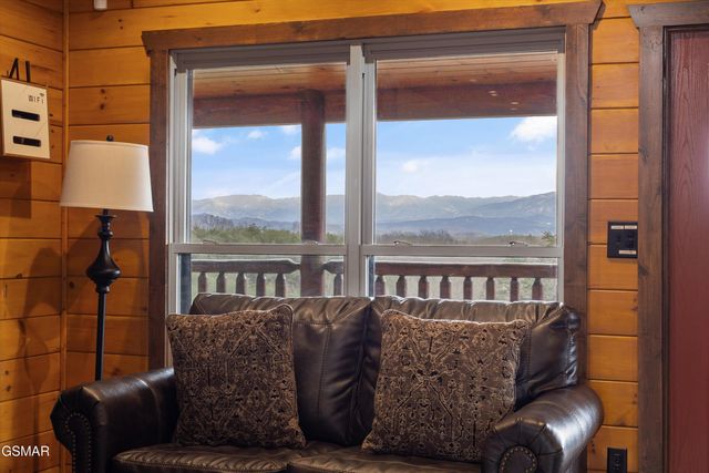 669 Stockton Drive, Sevierville, TN 37876