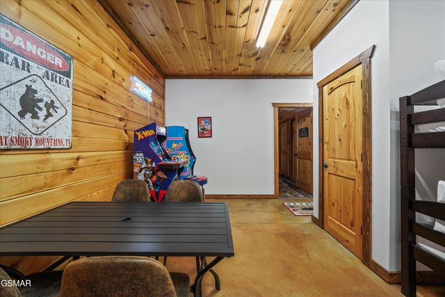 669 Stockton Drive, Sevierville, TN 37876