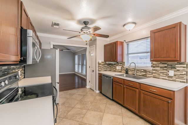 1013 Darren Drive, Burleson, TX 76028