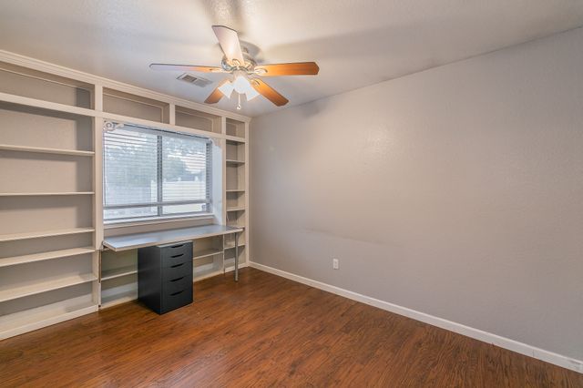 1013 Darren Drive, Burleson, TX 76028