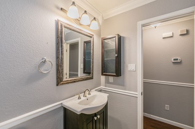 1013 Darren Drive, Burleson, TX 76028