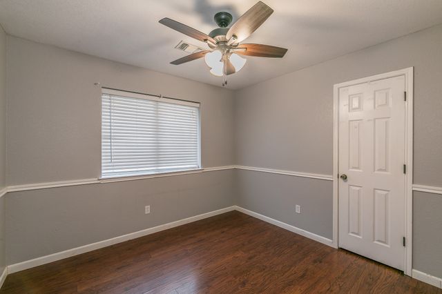 1013 Darren Drive, Burleson, TX 76028