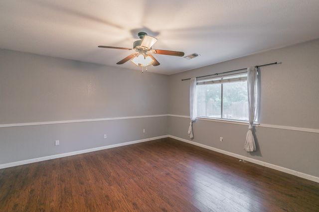 1013 Darren Drive, Burleson, TX 76028