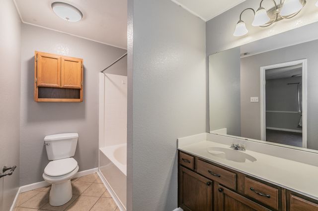 1013 Darren Drive, Burleson, TX 76028