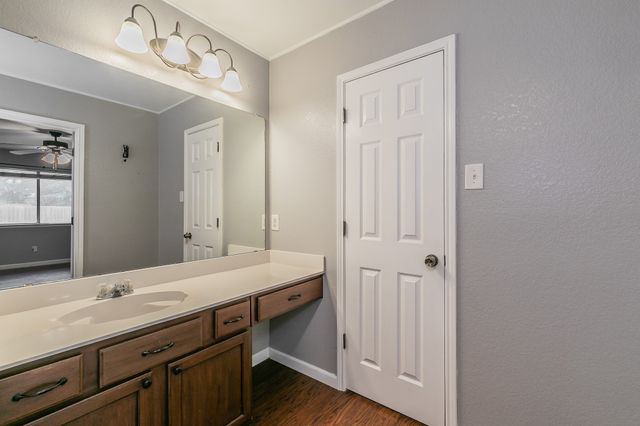 1013 Darren Drive, Burleson, TX 76028